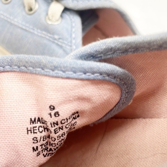 Old Navy toddler girls blue slip on sneakers - Picture 7 of 8